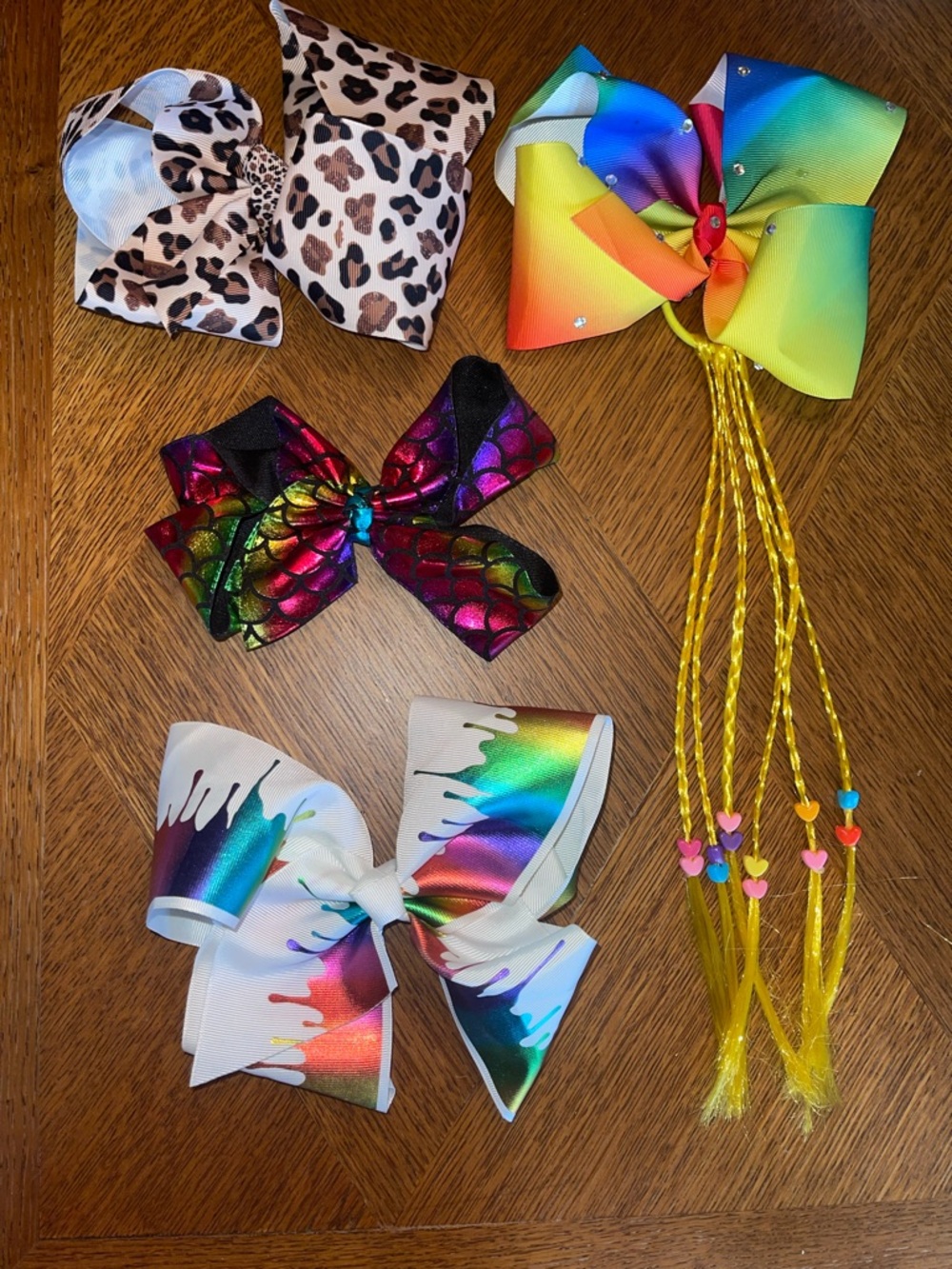Large hair bows. Lot of 4.